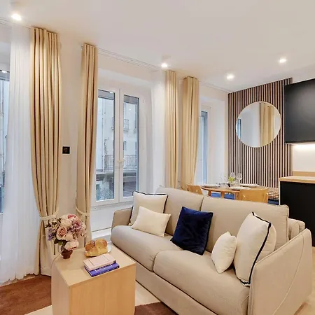 Pelican - Louvre Apartment Paris