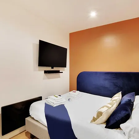 Pelican - Louvre Apartment Paris